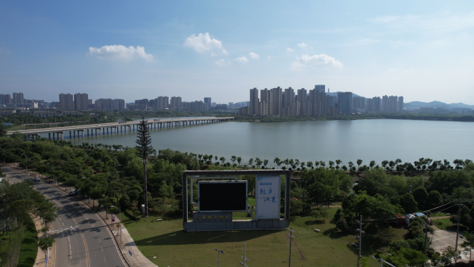 江夏汤逊湖碧水蓝天