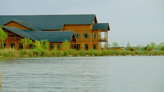 水边的木屋