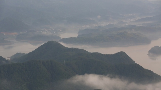 江南浙江山水云雾晨雾诸暨东白湖水墨中国画