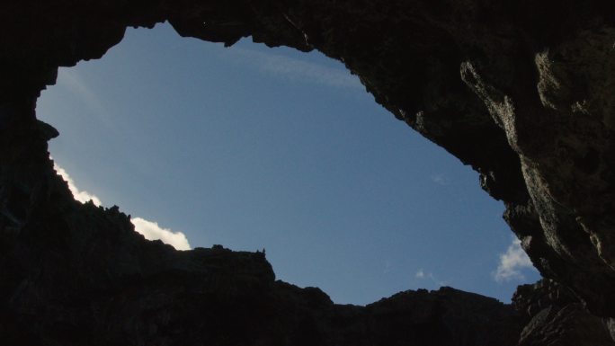 月球国家纪念碑火山口著名的印度隧道熔岩管