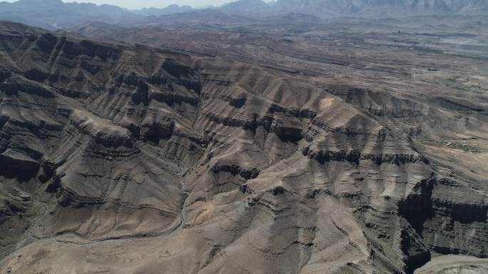 地质考察研究的多层山脉