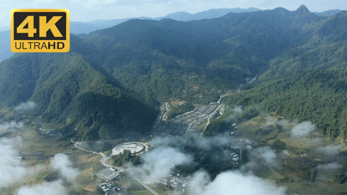 4K云南山间云雾温泉度假酒店航拍