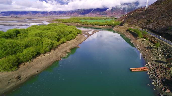 西藏拉林公路尼洋河沿岸风光航拍