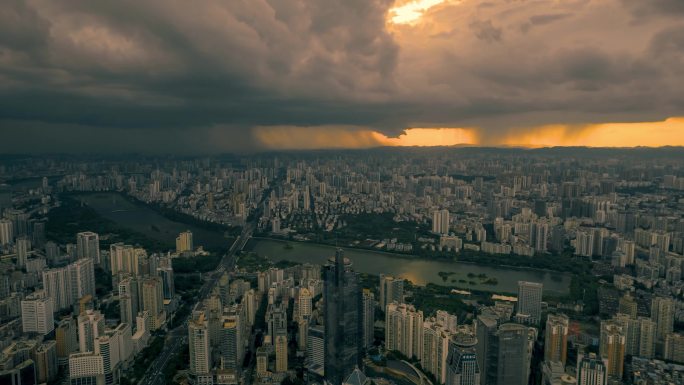 4K延时航拍南宁民族大道暴雨前奏