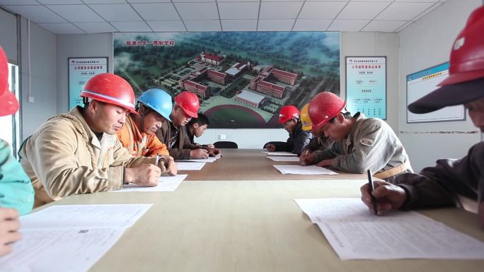 农民工上岗培训考试建筑工人安全生产教育