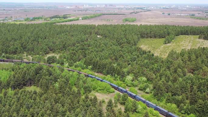 航拍嫩江市高峰林场林中火车