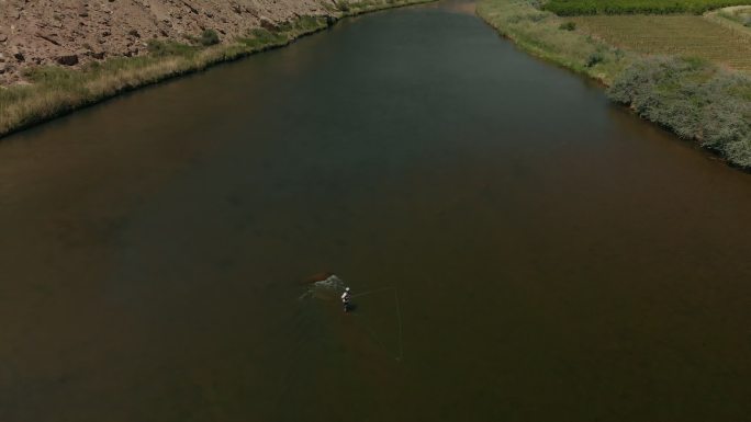 科罗拉多州西部甘尼森河谷水库无人机飞钓鸟瞰图4K视频系列