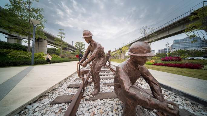 4K佛山三山新城高铁公园铁路工人雕塑