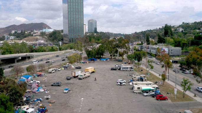 洛杉矶无家可归者营地鸟瞰图