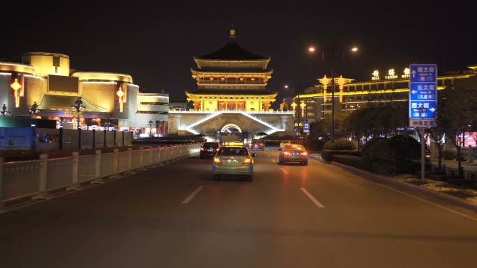 中国西安市夜景。城门楼古建筑亮化城门