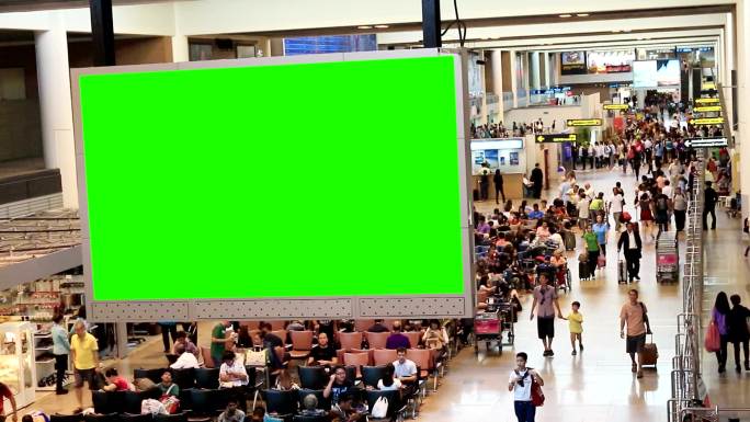 高清：绿色屏幕的机场旅客人群