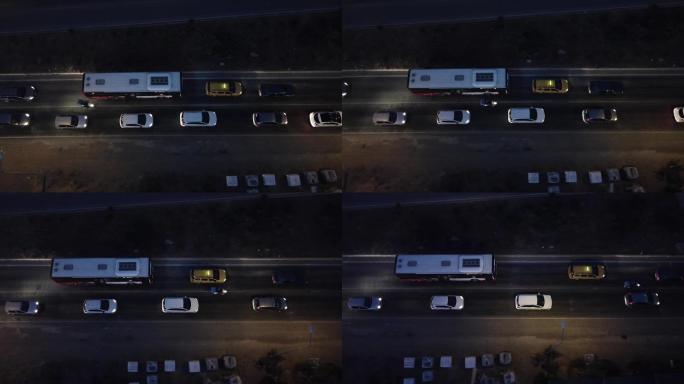 耶尔基-伊兹密尔夜间交通鸟瞰图
