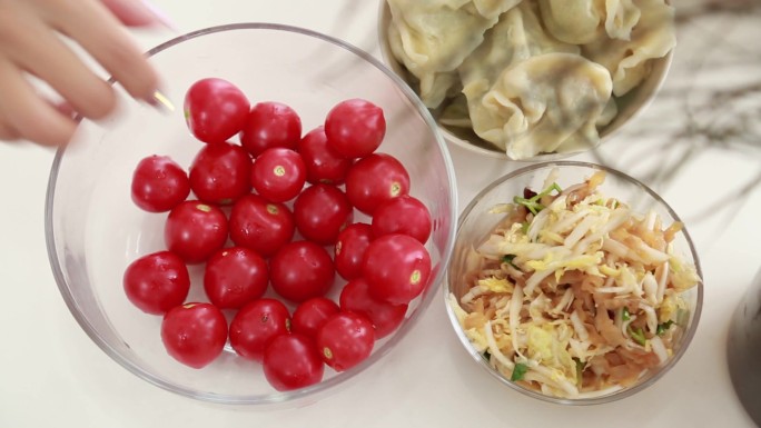 【镜头合集】女孩吃饭用餐