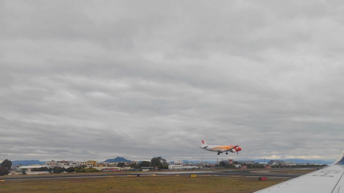 厦门高崎国际机场降落的航班