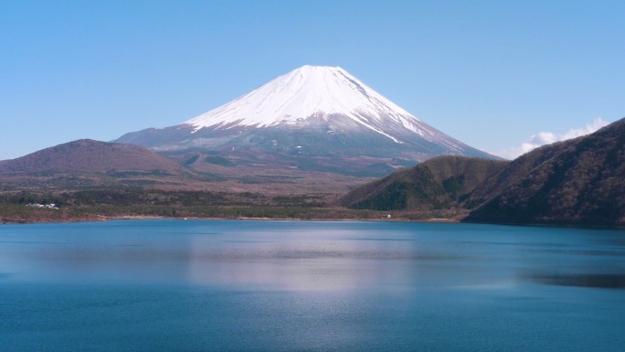 富士山离朔矶湖；平移运动