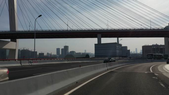 中国上海南浦大桥上的实时路况