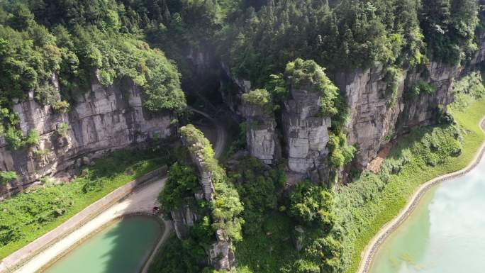 航拍重庆南川区万卷书台露营基地风光