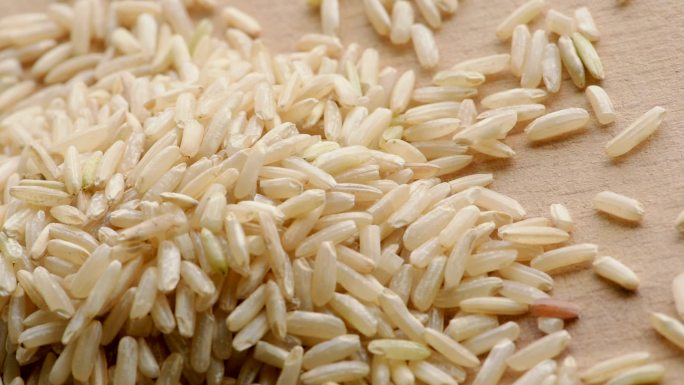 一堆谷物白米，特写