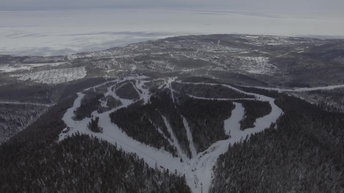 鸟瞰滑雪场全貌4K航拍素材