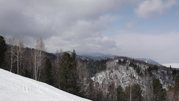 滑雪场山景远望素材