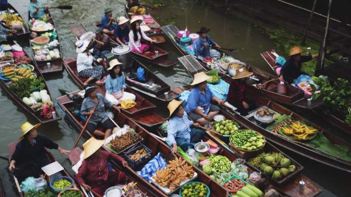 泰国当地产品、传统文化的浮动市场、旅游景点和购物中心