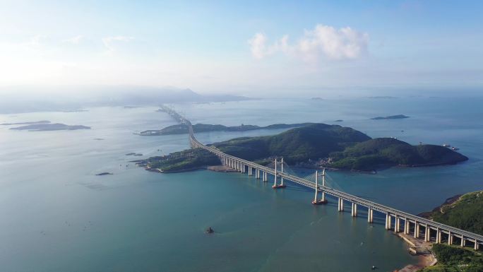 连接岛屿的跨海公路铁路桥