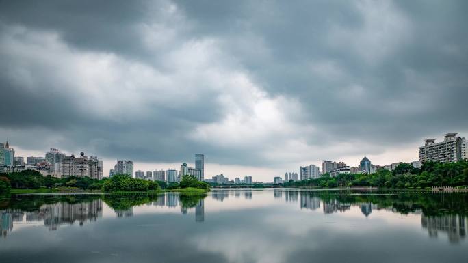 广西首府绿城南宁南湖公园延时暴风雨来临