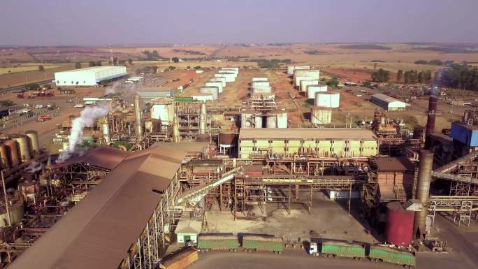 巴西甘蔗工业磨坊加工厂。糖和乙醇生产