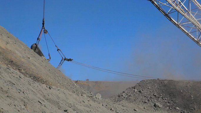 煤矿牵引线煤炭挖煤