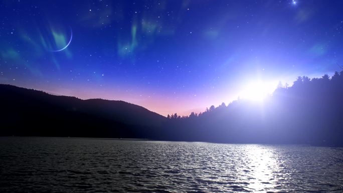 湖面上的北极光和流星