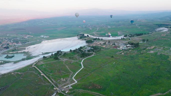 Pamukkale-Hierapolis 4K无人驾驶飞机日出时的鸟瞰图