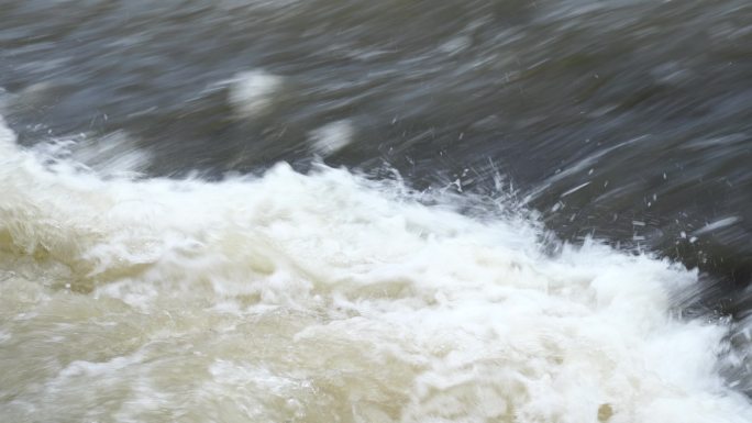 湍急的河水湍急的水流