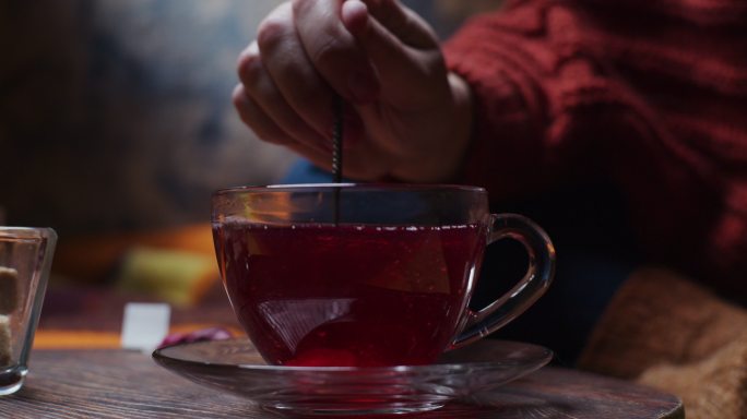 沙发上的茶道茶饮