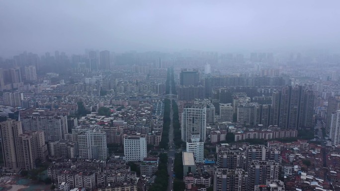 雾天城市阴雨天