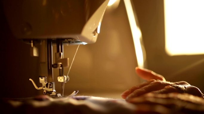 缝纫机女裁缝传统手工仔细