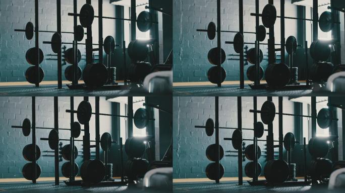 空旷健身房中杠铃的4k视频片段