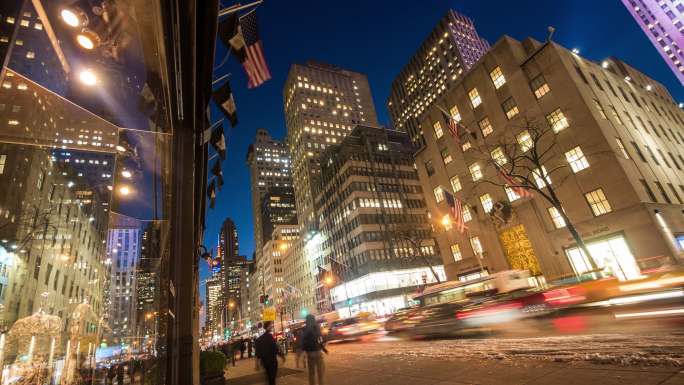 纽约市街道的Timelapse视图，显示洛克菲勒中心