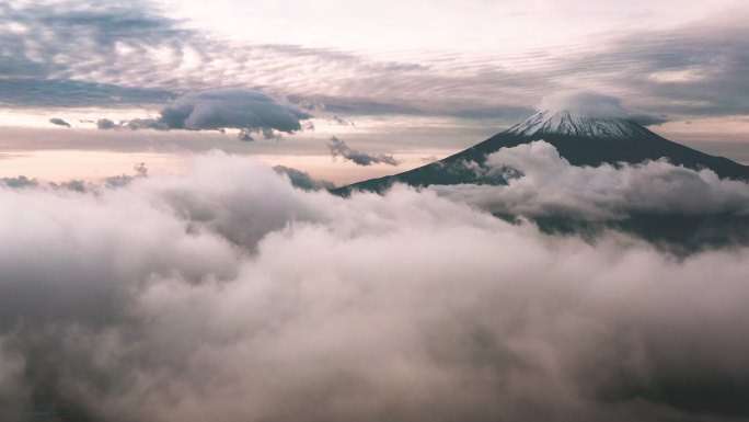 富士山鸟瞰图云海云雾