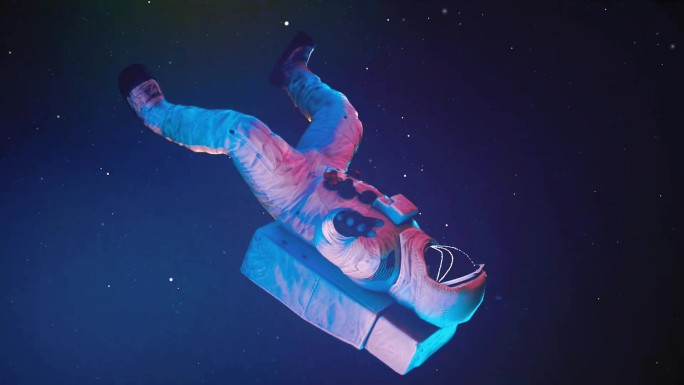 宇航员太空漂浮旋转高清素材