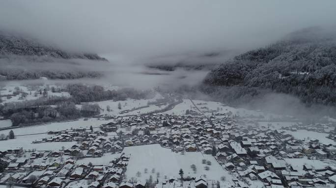 因特拉肯-伯尔尼奥伯兰-瑞士空中积雪村庄