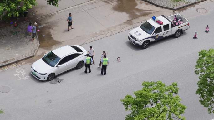 警察  -交通事故现场