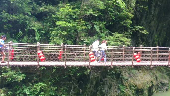 湖北宜昌三峡大瀑布景区风光