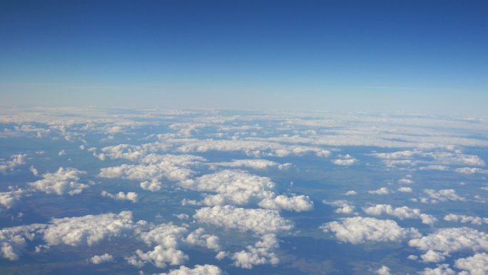 4K云层上方的两次空中拍摄