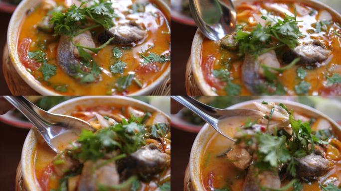 Tom yum soup和Tom yum kung，泰国辣味食物，含4K