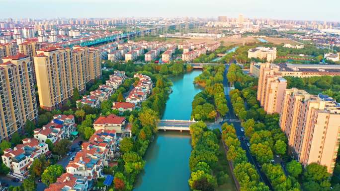 4K 上海郊区眺望陆家嘴及立交桥航拍视频