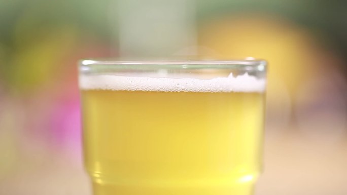 【镜头合集】啤酒泡沫和白酒  (2)