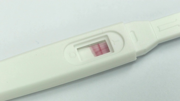 检测怀孕的设备。验孕条测试验孕棒