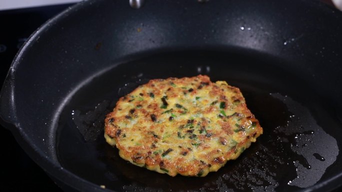 【镜头合集】平底锅烙韭菜糊饼糊塌子蔬菜饼