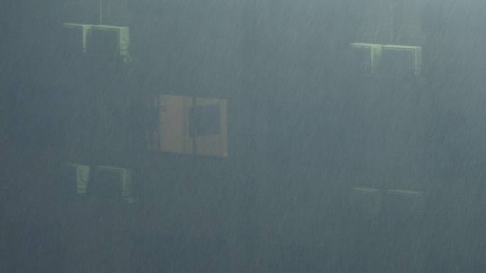 夜晚暴雨空中雨幕04