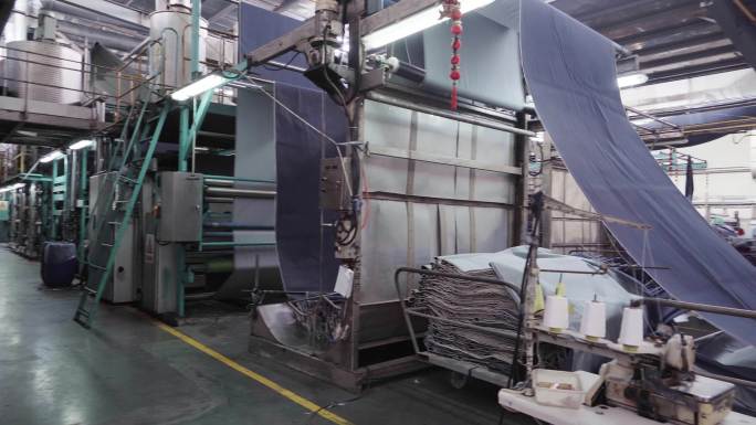 织布厂生产车间全自动织布机胚布